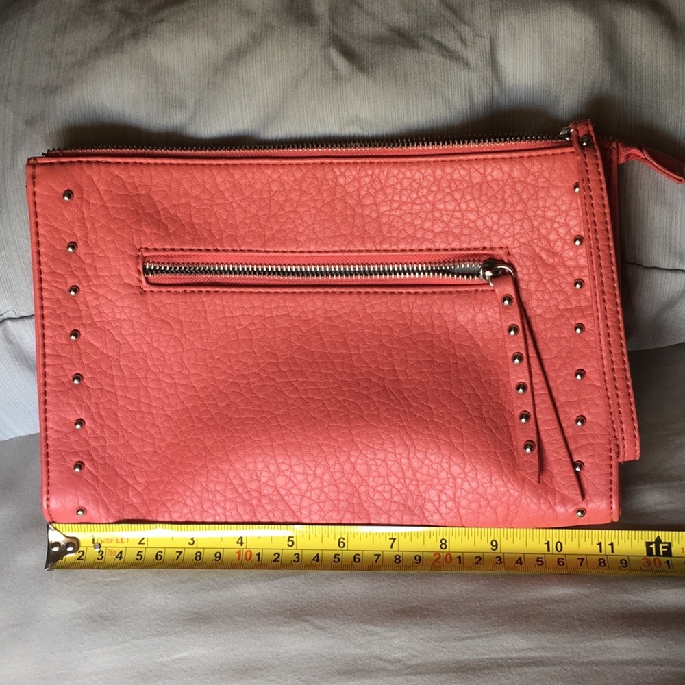 Mossimo clutch - Picture 5 of 6